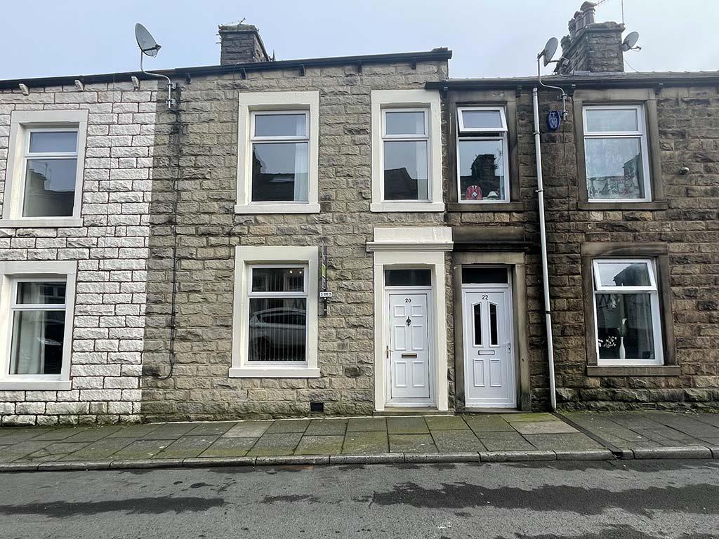 3 bedroom mid terrace house SSTC in Barnoldswick - Main Image